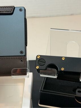 MINIMALIST PULL TAB WALLET CASH STRAP | BROWN LEATHER+KEYCASE w/GOLD PVD SCREWS.